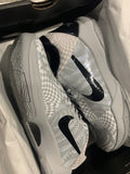 Kobe 5 protro Zebra - New In box Size 11