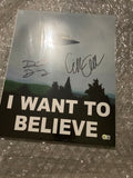 David Duchovny & Gillian Anderson Signed "X-Files" 16x20 inch Photo (Beckett)
