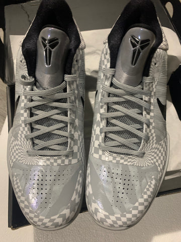 Kobe 5 protro Zebra - New In box Size 11