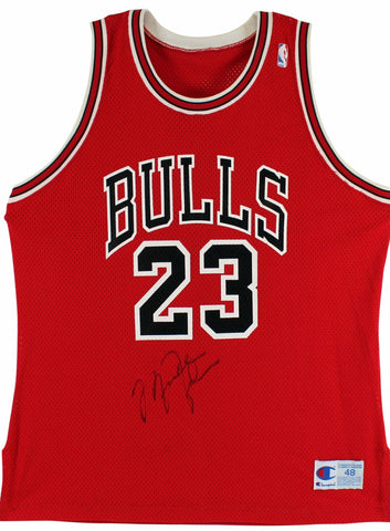 Michael Jordan signed Bulls jersey
